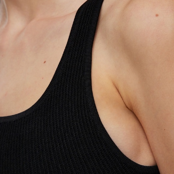 Babaton Sculpt Knit Square Neck Cropped Tank Black Size M | Aritzia Ribbed Stret - Picture 4 of 9